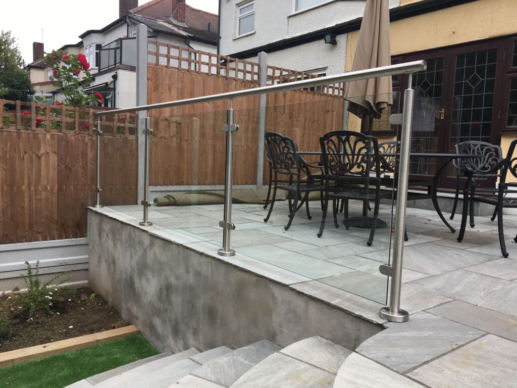 stainless steel balustrade with glass panels