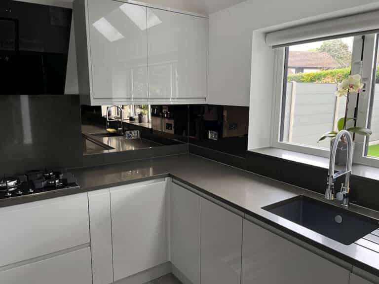 glass-kitchen-splashbacks